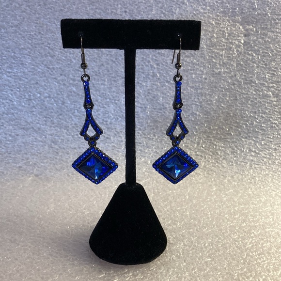 NWOT - Melanie Lyne Midnight Blue Crystal French Hook Dangle Earrings - Picture 6 of 10